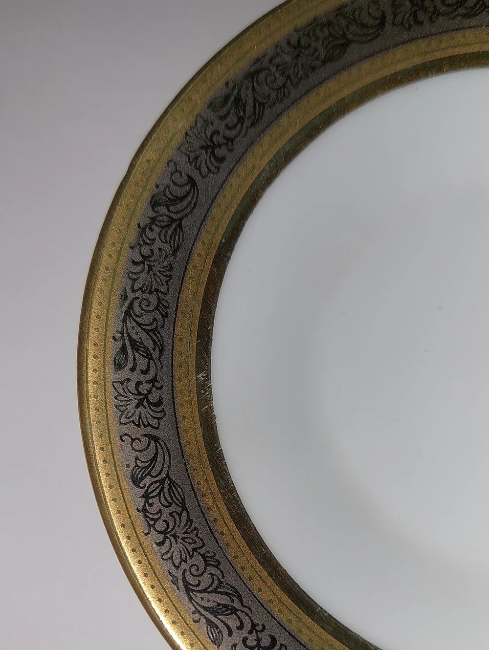 Elegant Gold Accent  Classic Home Dining Small Dish